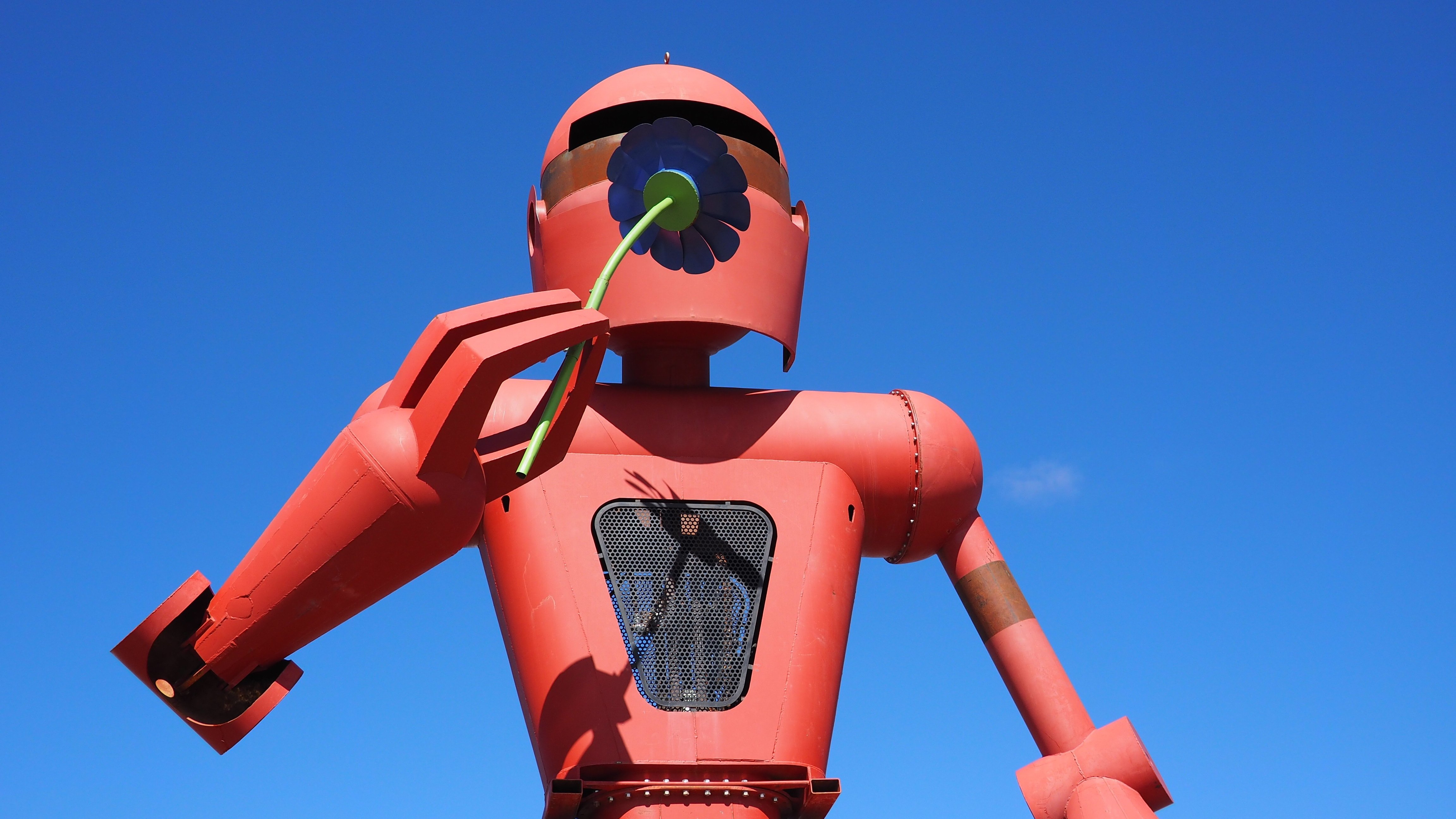 Detail_from__Becoming_Human__sculpture_at_Meow_Wolf